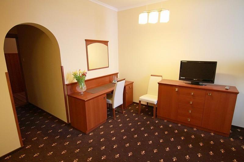 Restauracja Noclegi Ruczaj Nowy Targ Buitenkant foto